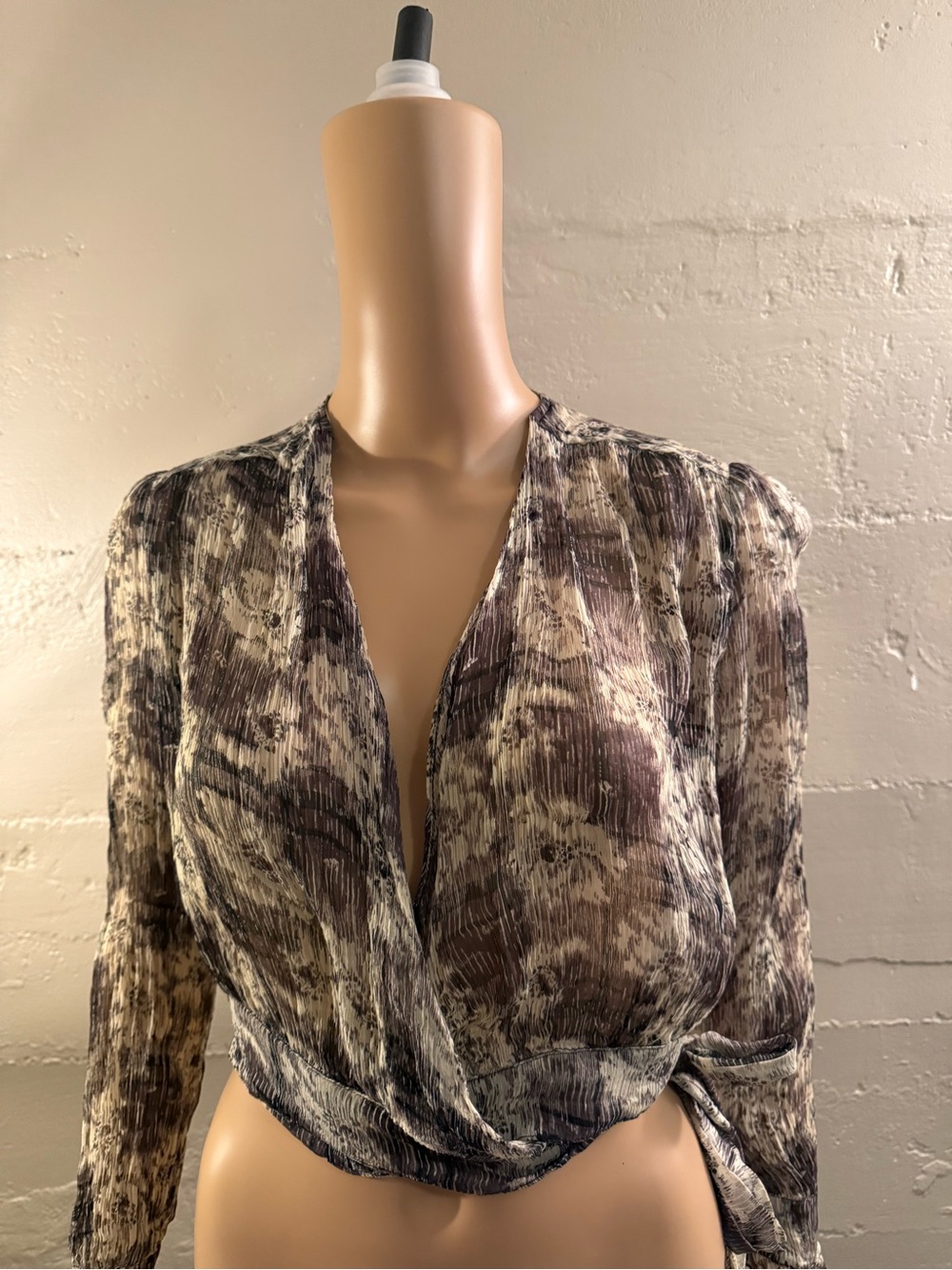 Kimchi Blue Neutral-Tone Printed Surplice Blouse